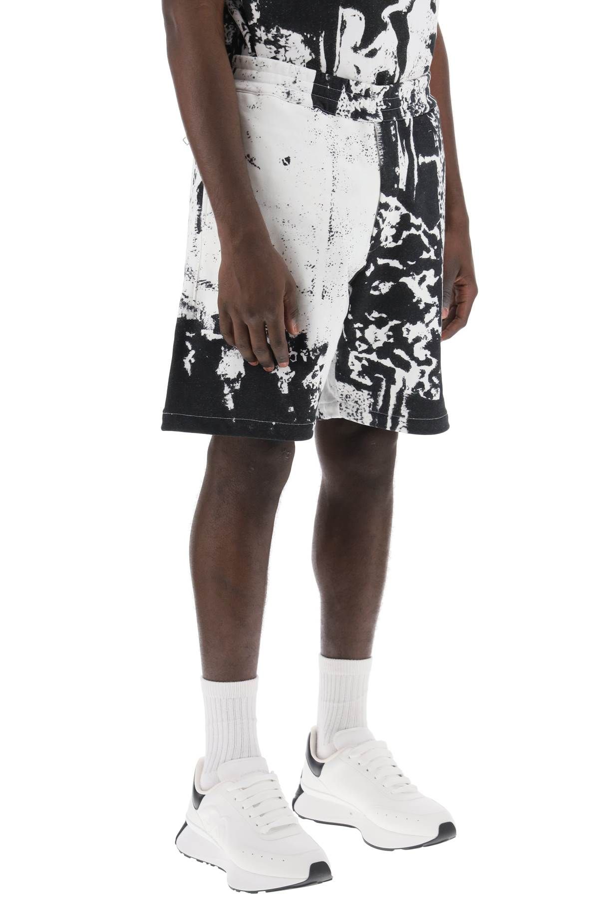Shop Alexander Mcqueen Fold Print Sweat Shorts In White,black