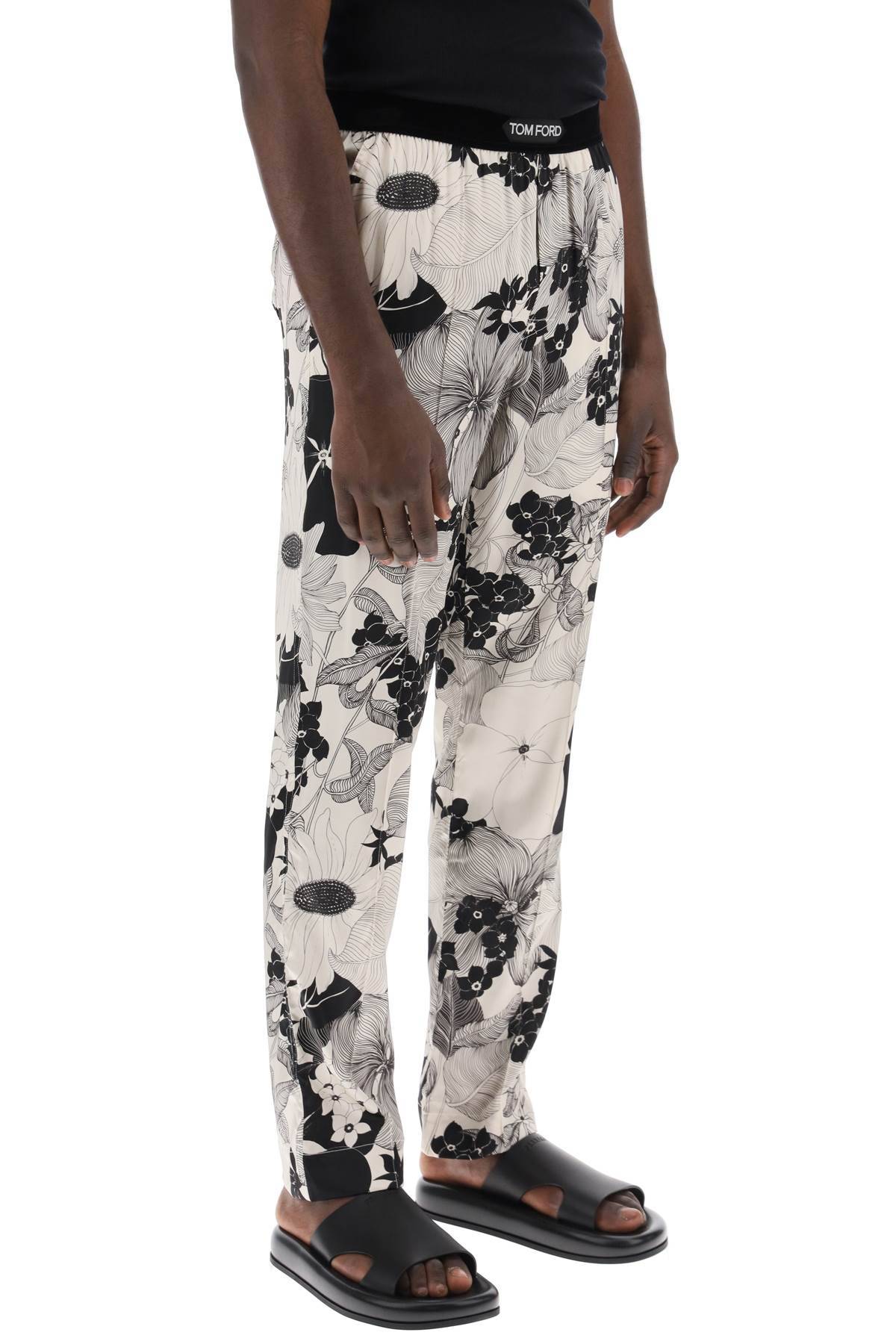Shop Tom Ford Pajama Pants In Floral Silk In Neutro,black