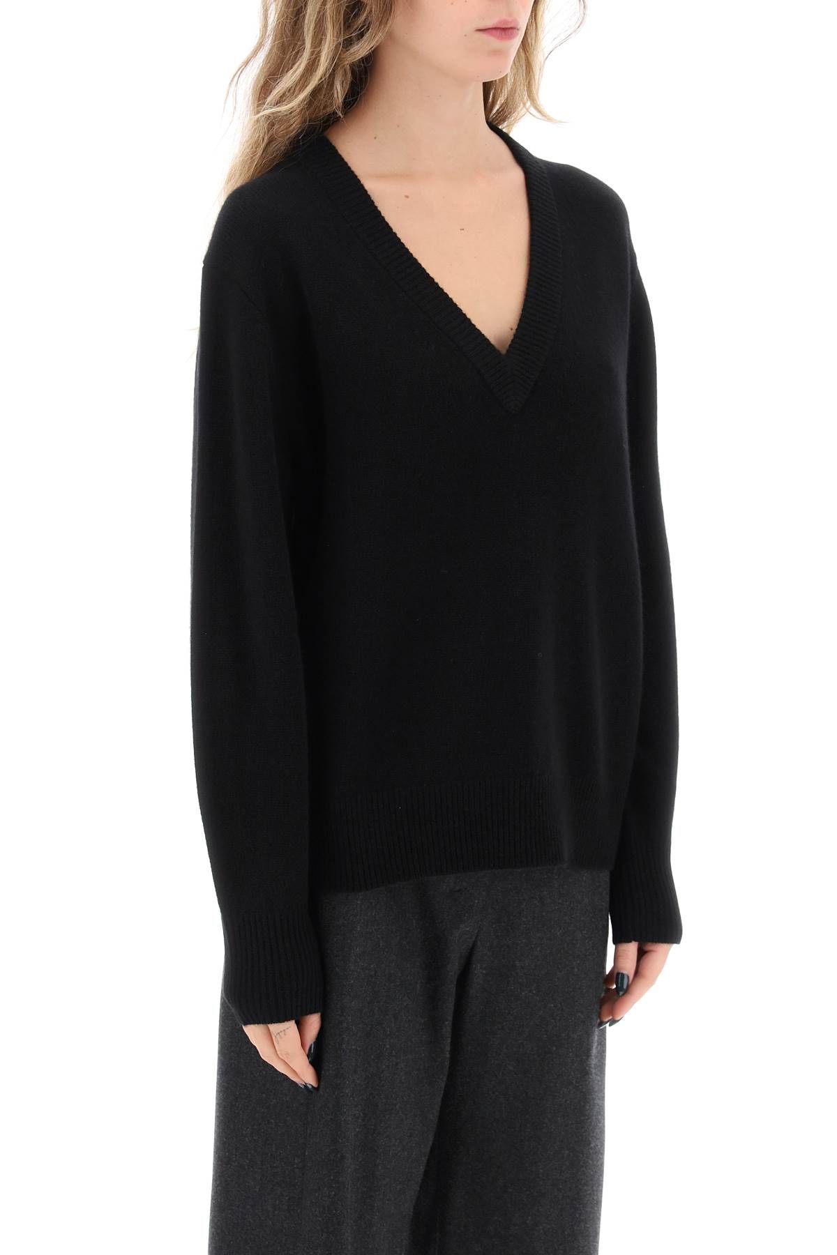 Shop Guest In Residence The V Cashmere Sweater In Black