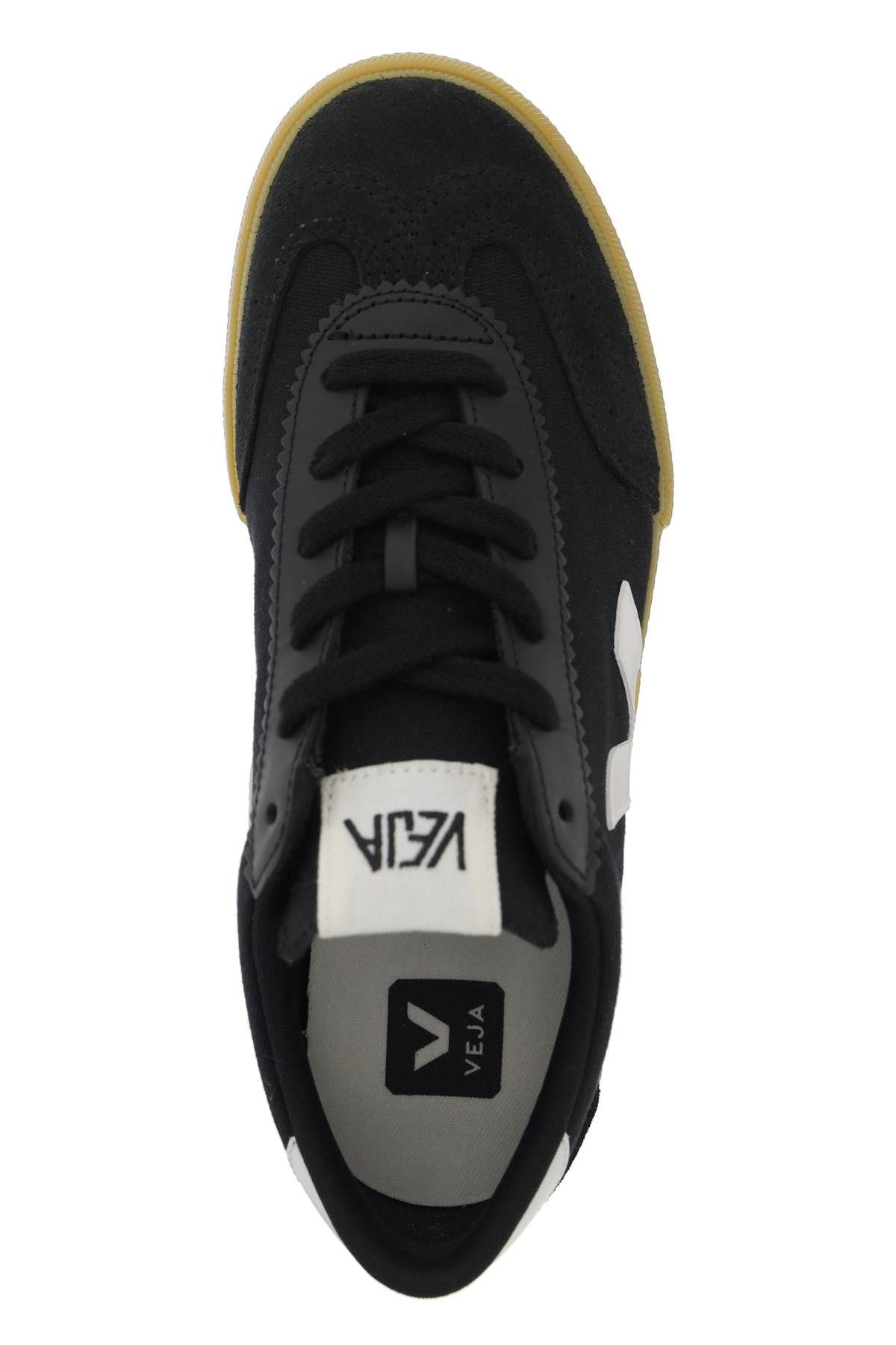 Shop Veja Volleyball Sne In Black