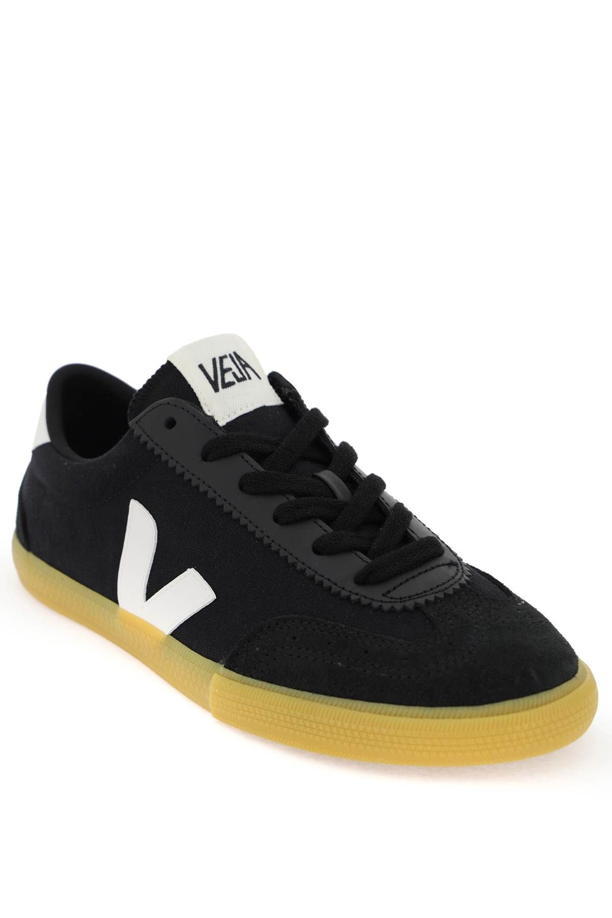 Shop Veja Volleyball Sne In Black