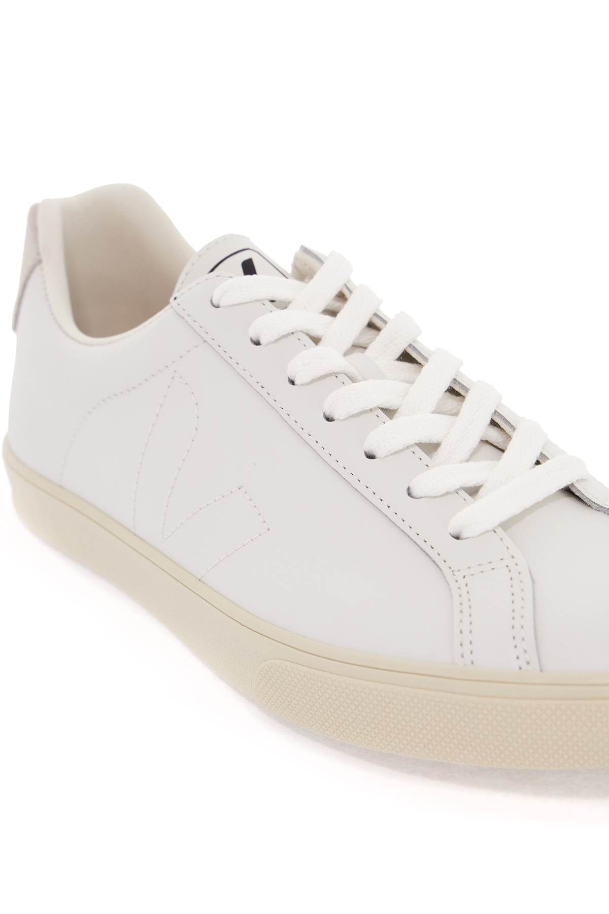 Shop Veja Esplar Sne In White