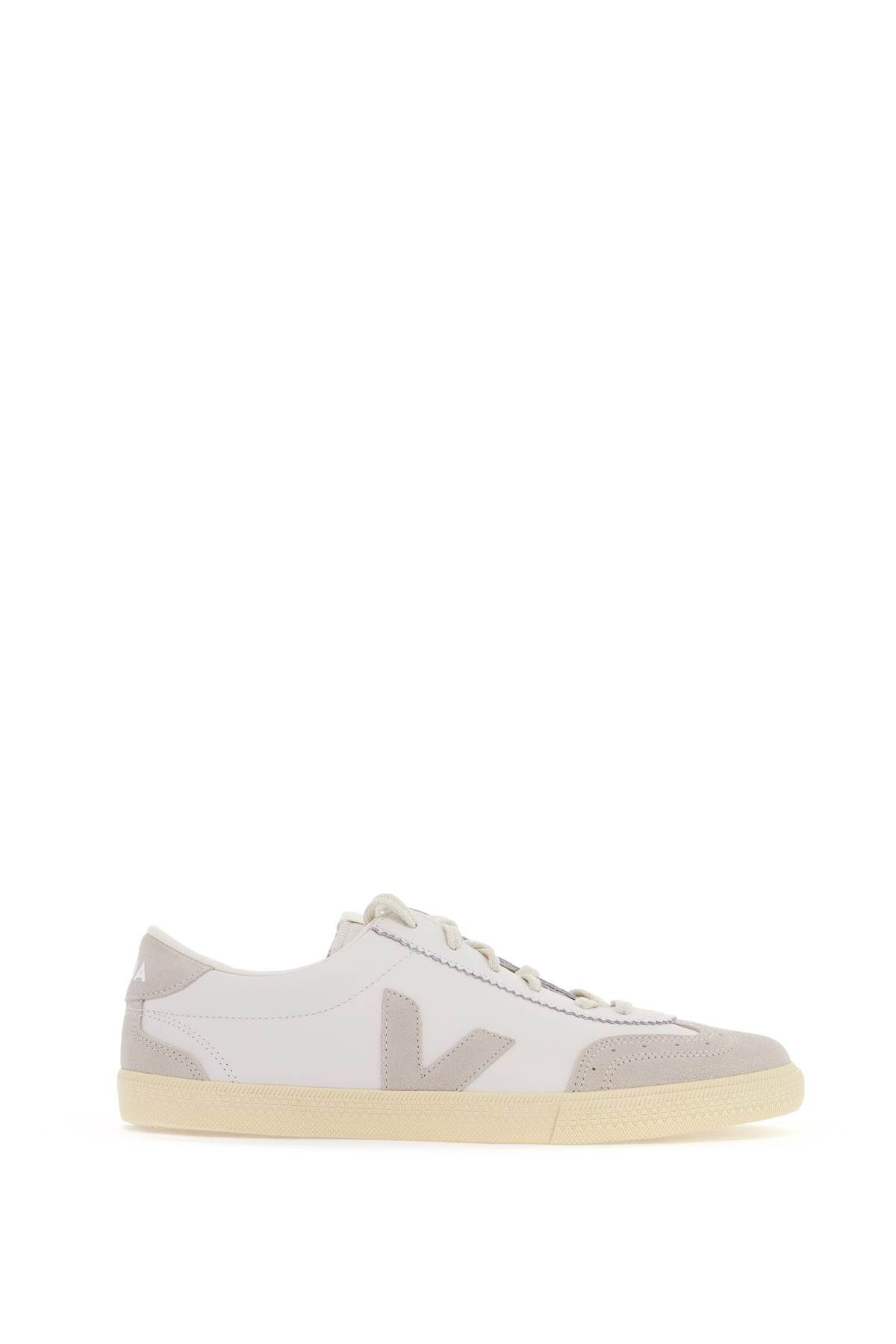 Shop Veja Volleyball Sne In White