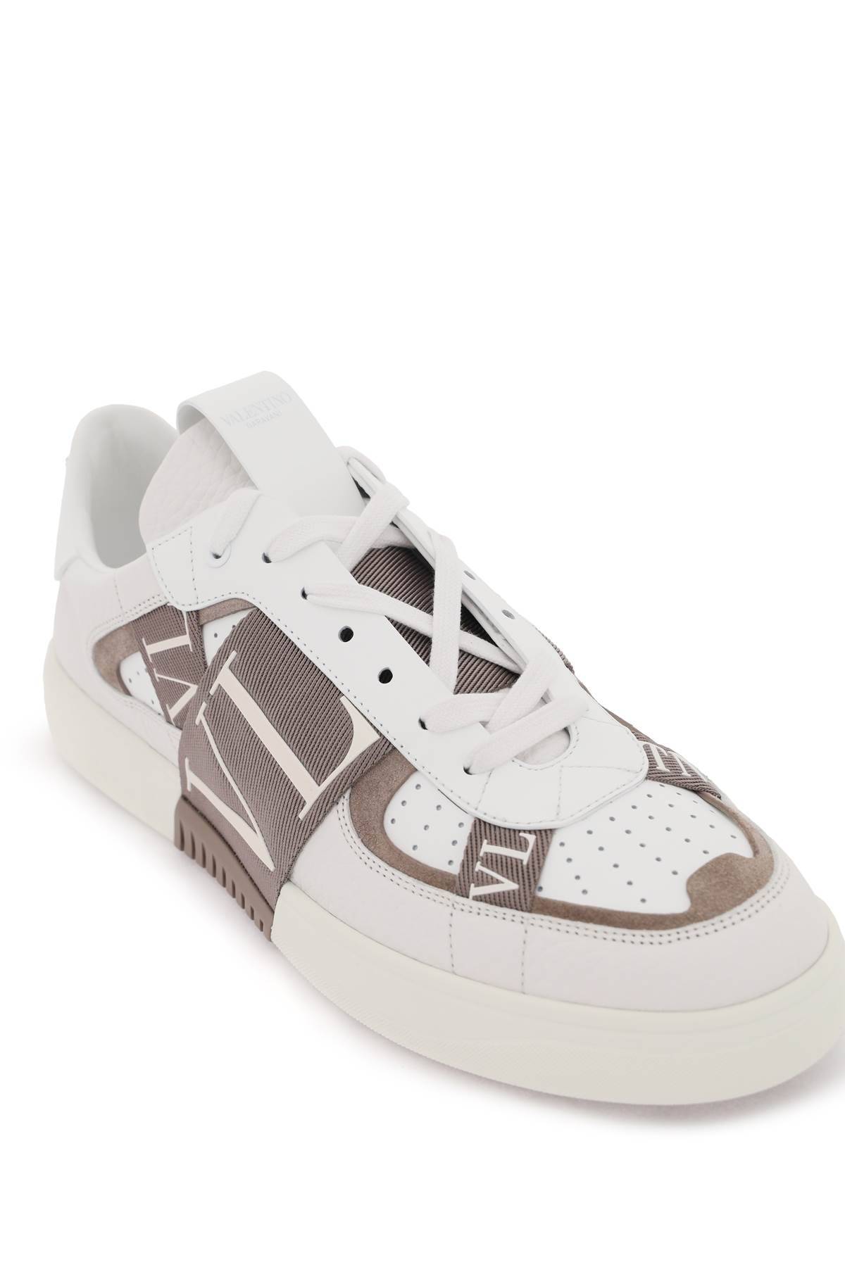 Shop Valentino Vl7n Low-top Sneakers In Beige,white,grey