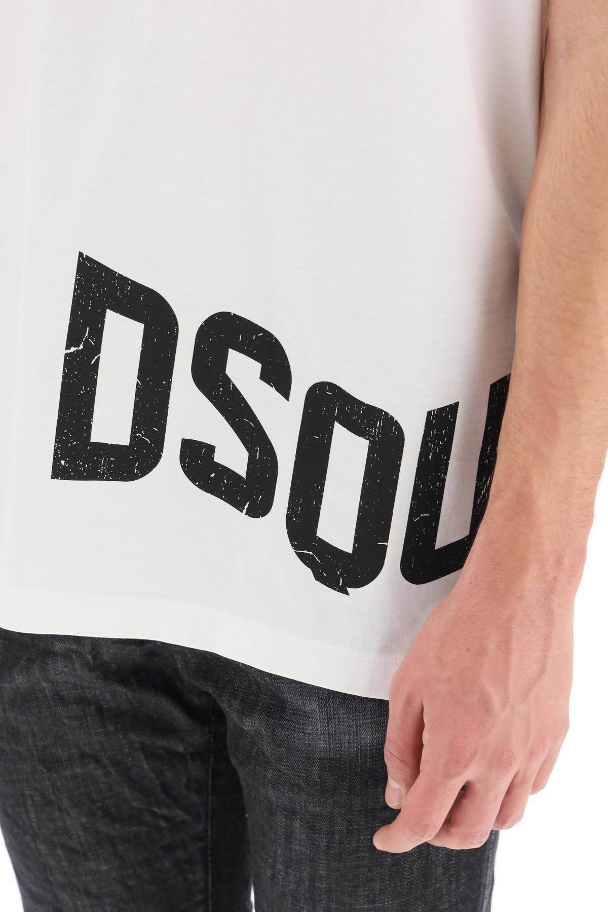 Shop Dsquared2 D2 Slouch T-shirt In White