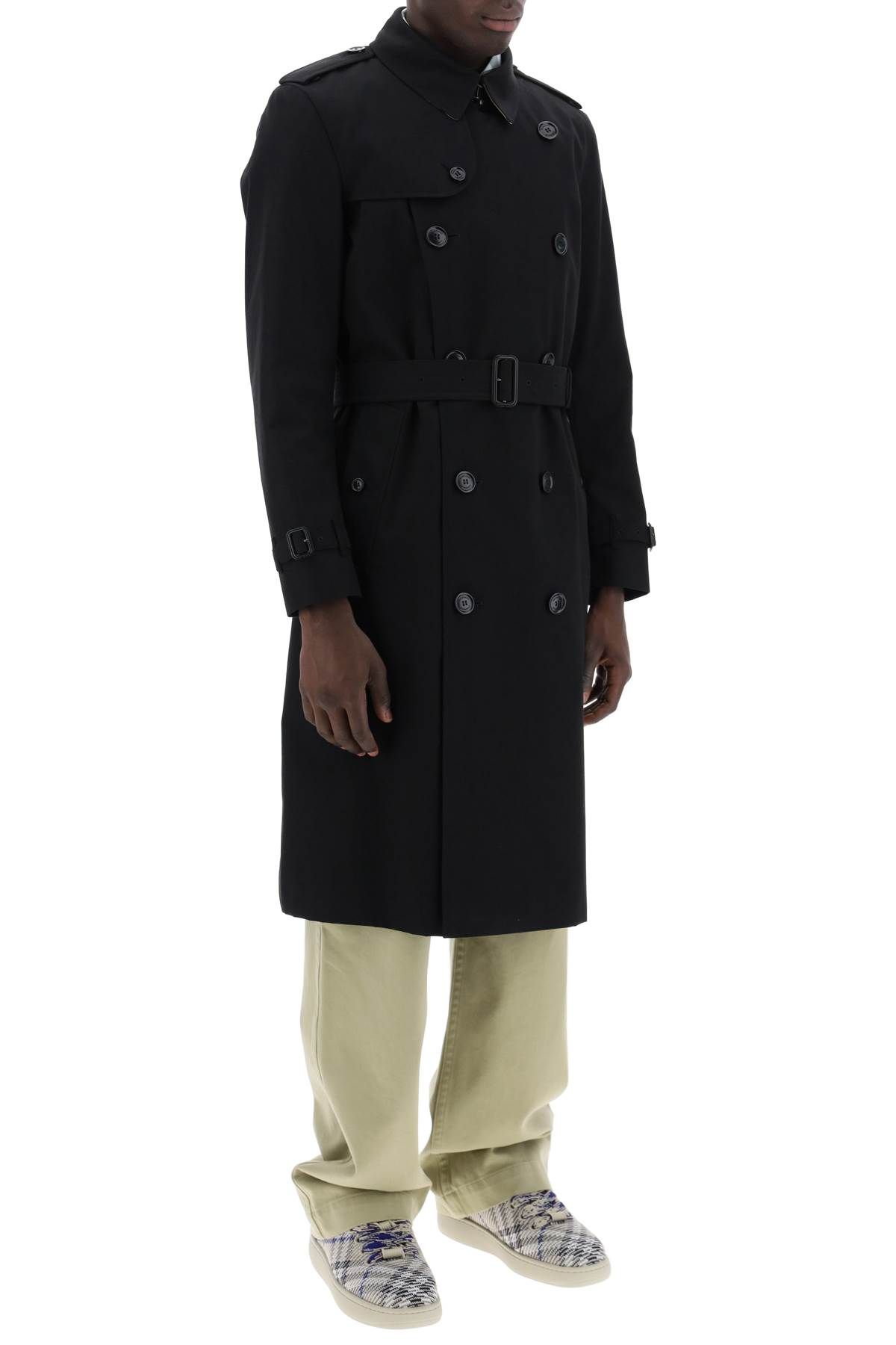 Shop Burberry Heritage Kensington Trench In Black